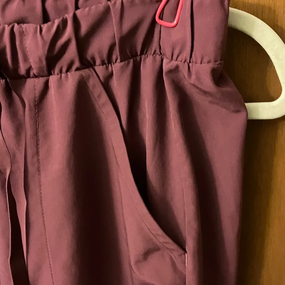 Under Armour Plum Jogger Pants Small - Picture 3 of 5